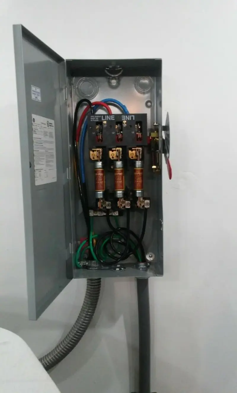 Three-phase disconnect switch installed for Smoke Detector Installation in Pepperdine University